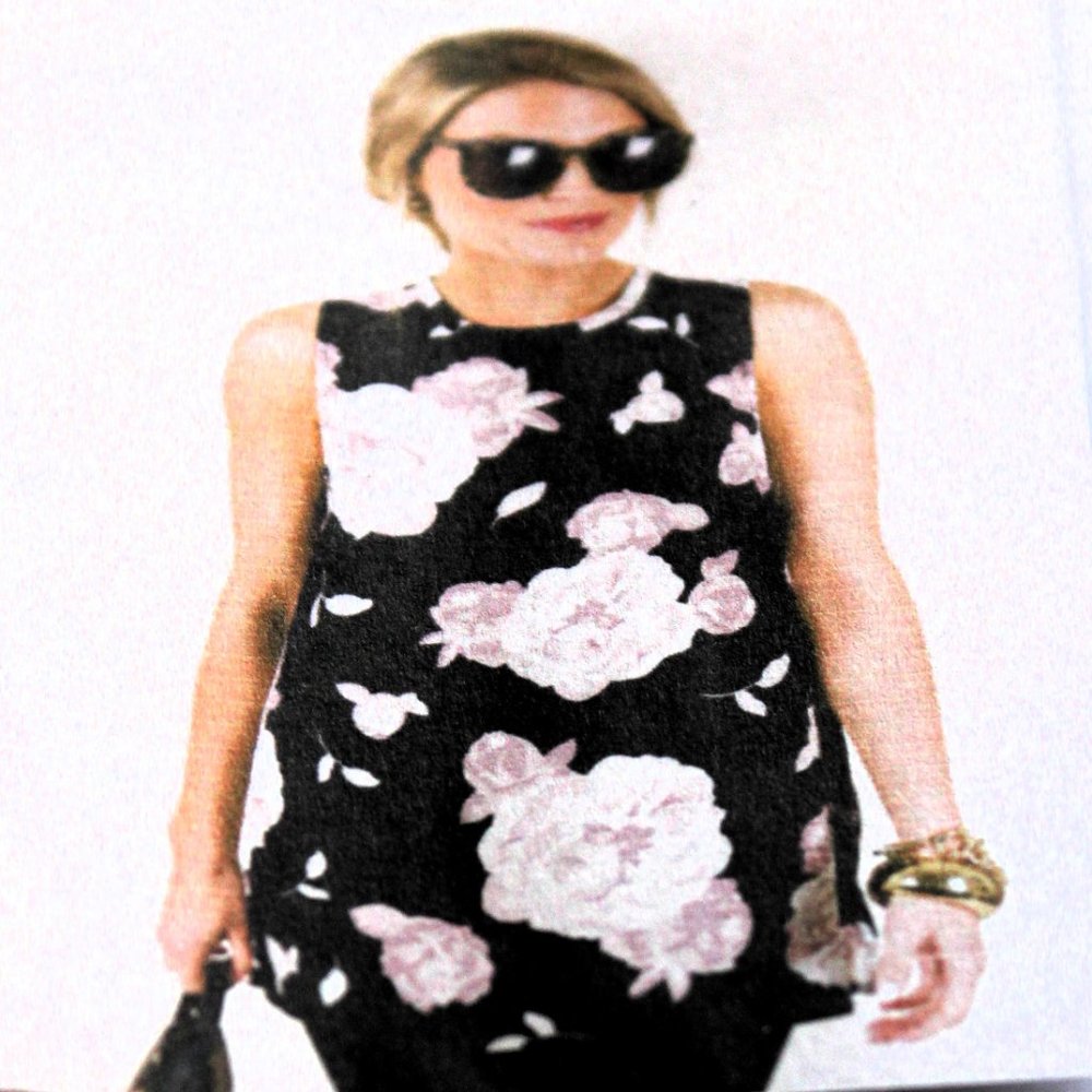 Mudpie Tripp Floral Flowy Sleeveless Shirt NWT Size Small